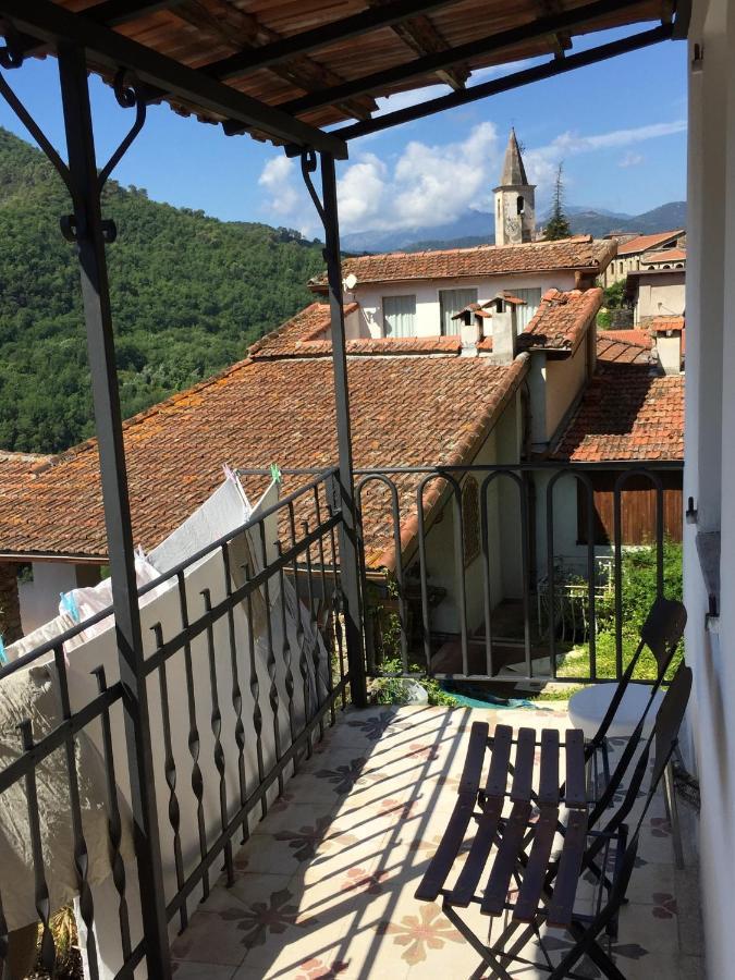 House In The Medieval Village Apricale Kültér fotó