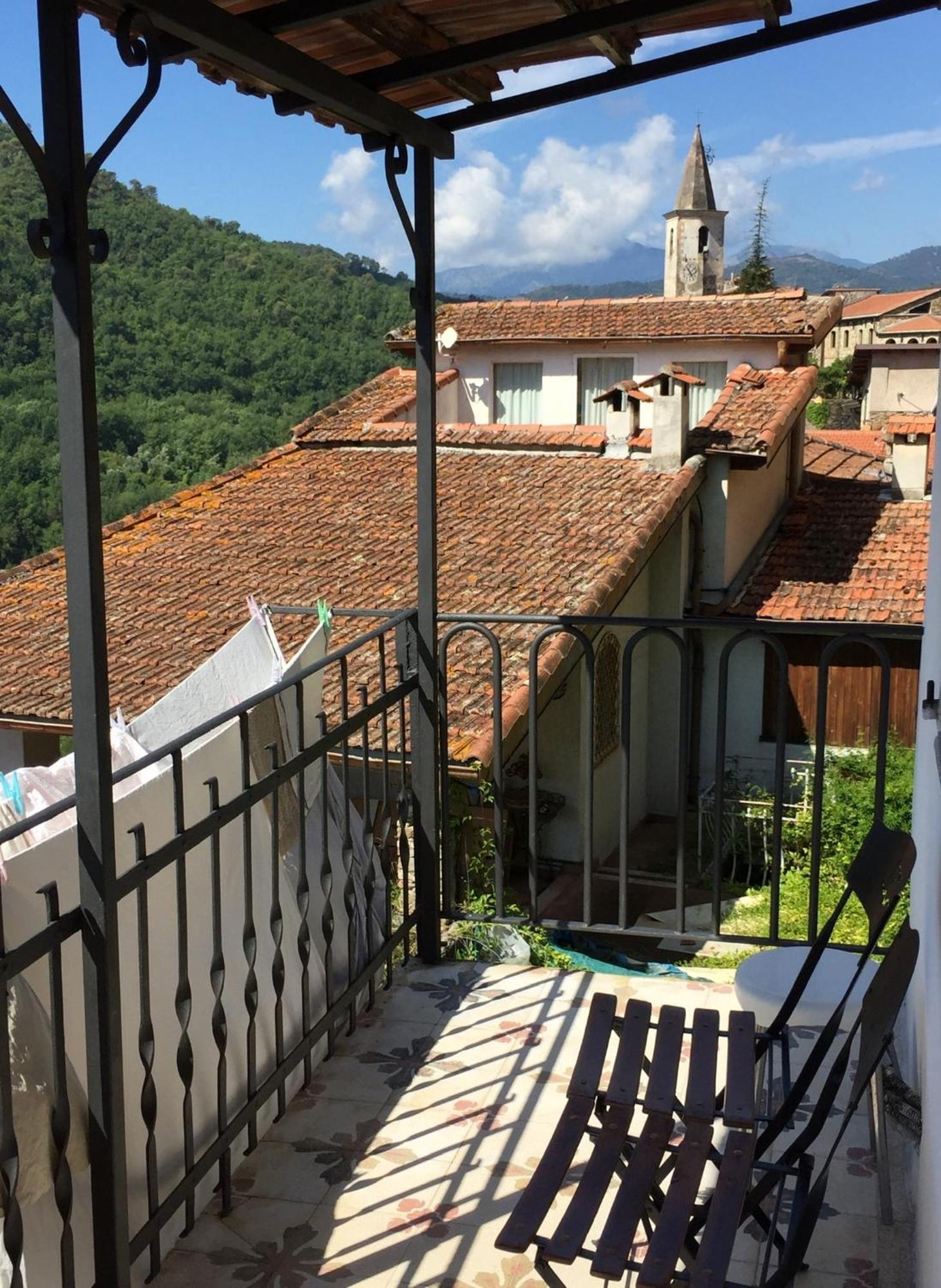 House In The Medieval Village Apricale Kültér fotó