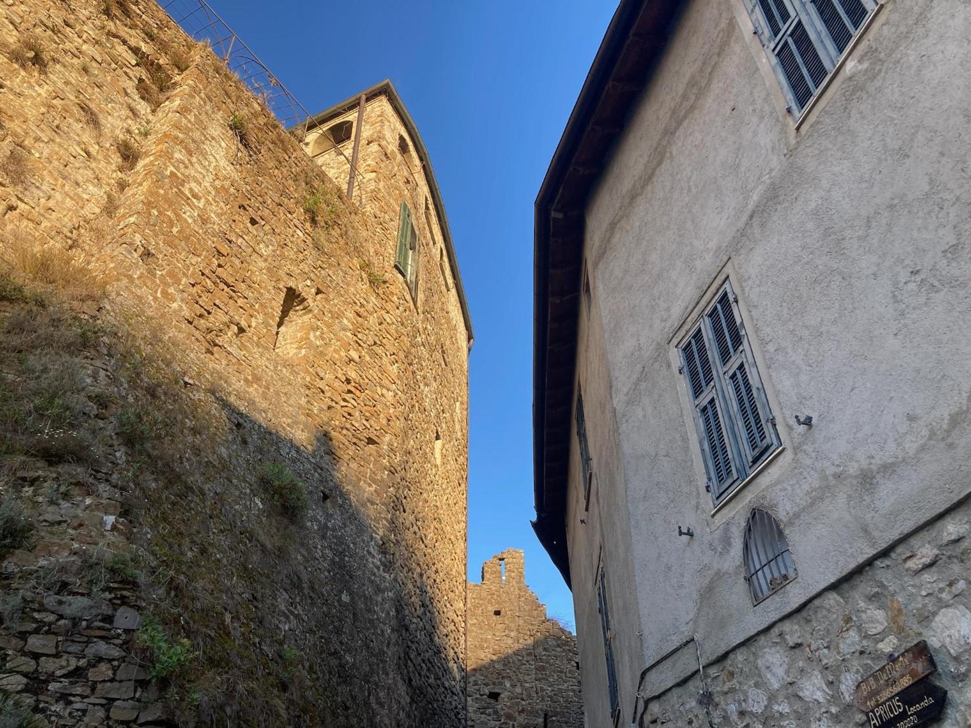 House In The Medieval Village Apricale Kültér fotó
